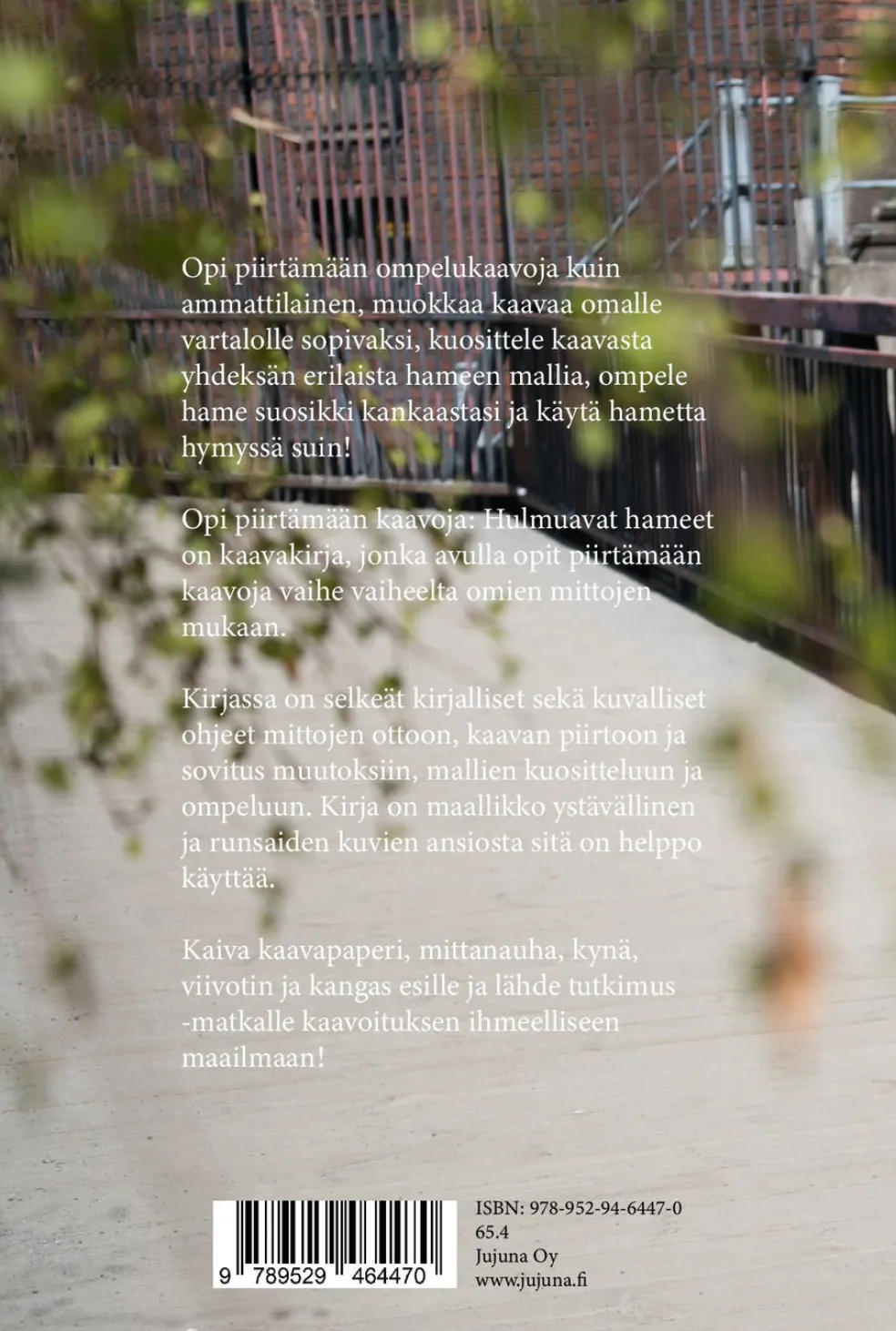 Opi piirtämään kaavoja: Hulmuavat hameet